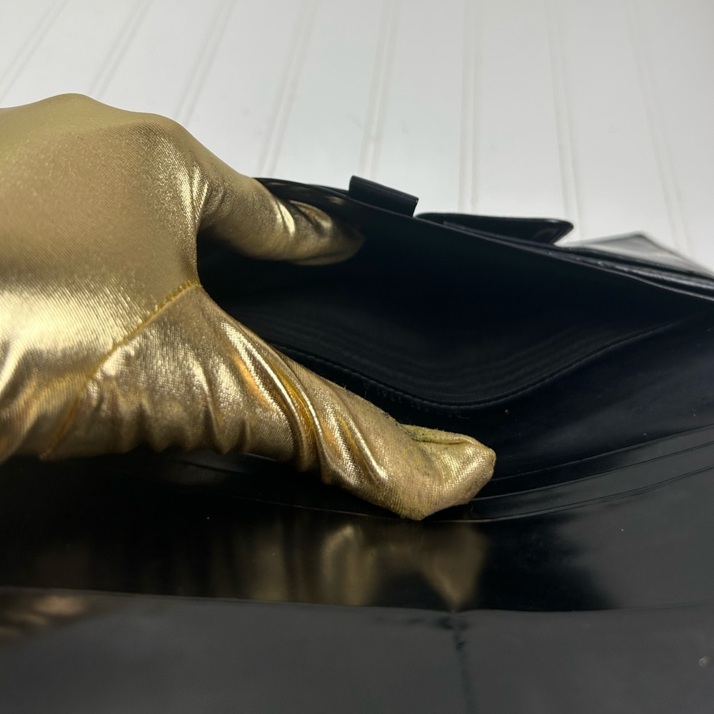 Gucci Black Leather Clutch Wallet with Gold Trim - Picture 6 of 12